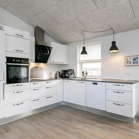 8 Person Holiday In L Kken